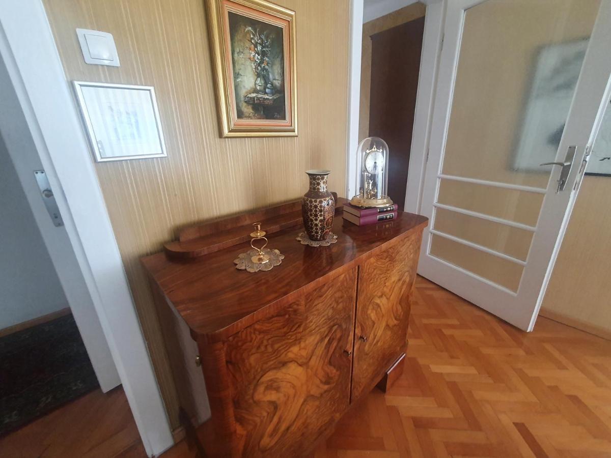 Vijecnica Tuzlaks Apartments Sarajevo Bagian luar foto